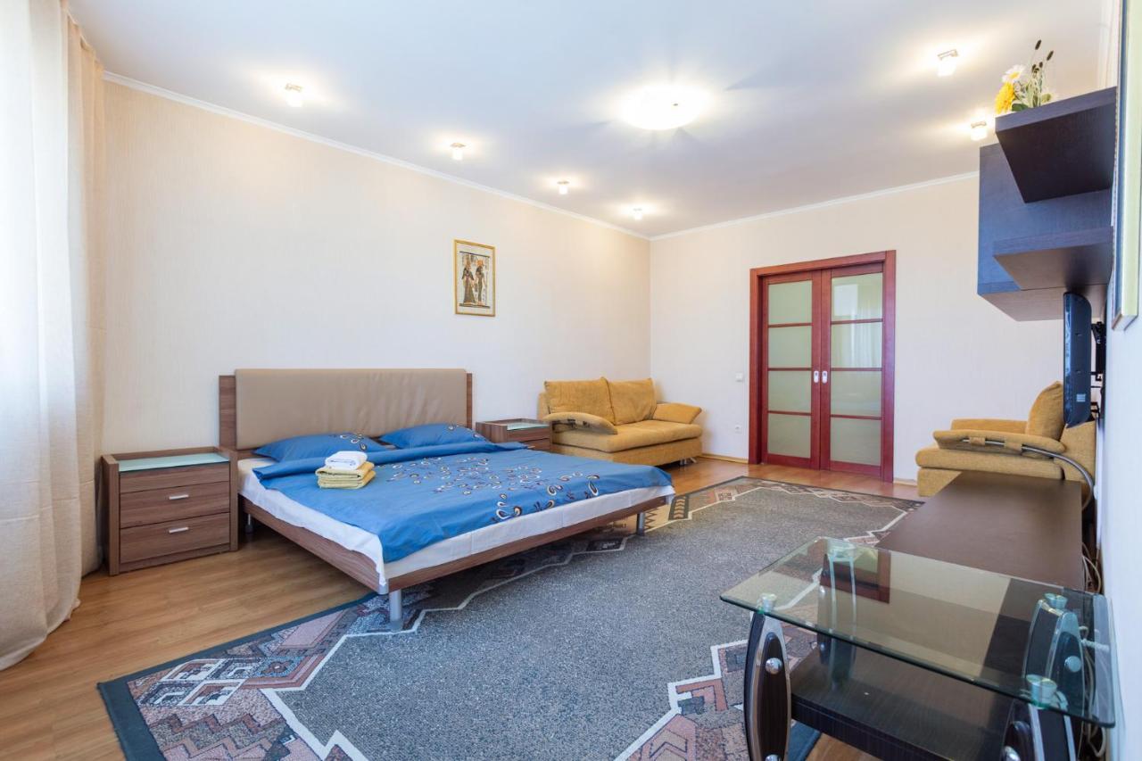 Apartments On Darnitsa 키예프 외부 사진